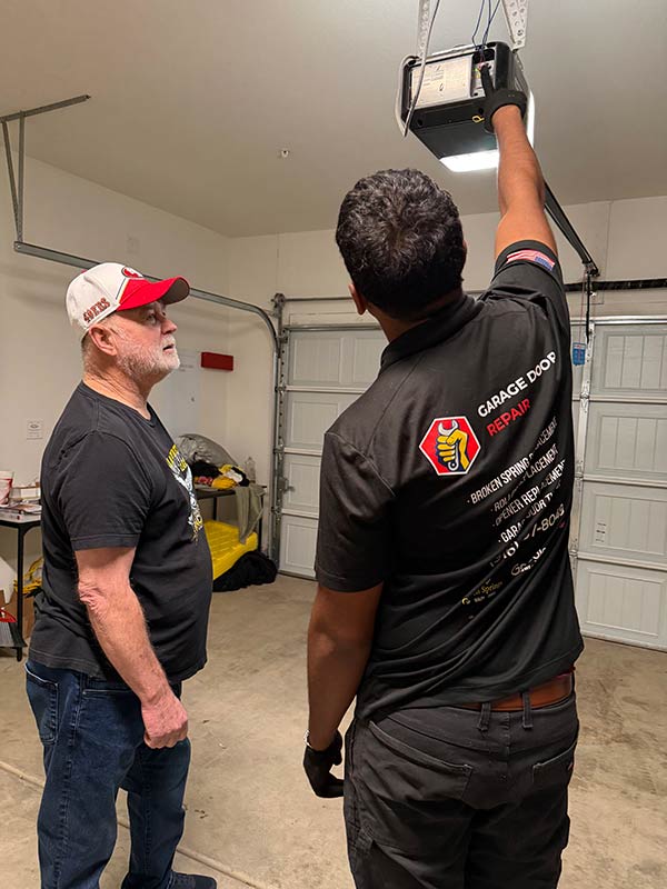 Emergency-Garage-Door-Repair-Company-in-Lincoln